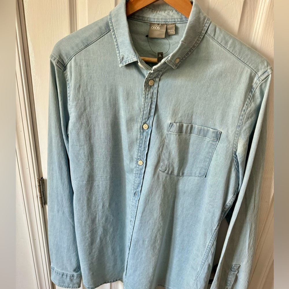 ASOS Design Men’s Denim button down shirt size Medium NEW WITH TAGS light blue